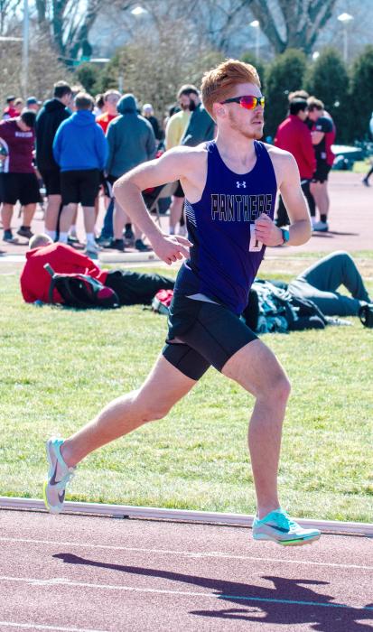Joe Cross claimed the top title in the boys 1600m run with an impressive time of 4:28.29. This broke the school record for DV from 2002 which was held by Ben Blaeser at a time of 4:29.5. Photos by Peterman Sports Photography stevepeterman5@gmail.com