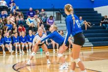 Kate Van Roekel is a strong addition to the Husky team. Photo by Peterman Sports photography • stevepeterman5@gmail.com