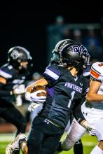 Randy Rosenquist had 2 of the Panther’s 3 touchdowns Thursday night, Oct. 20 against Dell Rapids. Photo by Peterman Sports Photography stevepeterman5@gmail.com
