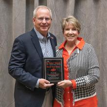 Rob Shuey and Mary Kalka-Shuey received the 2022 Dr. Robert Totusek Brand of Excellence Award from the OSU Animal Science Alumni Association Photo by Ariel Scholten
