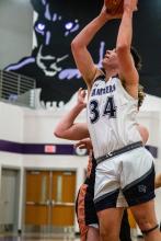 Jaxson “Tish” Wingert had 13 points against Le Mars and 9 against Sergeant Bluff-Luton. Photo by Peterman Sports Photography stevepeterman5@gmail.com