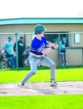 Noah McDermott gets ready to bunt the ball against DV April 17. Photo by Peterman Sports Photography stevepeterman5@gmail.com