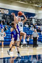 Bentlee Kollbaum makes a move to the basket against Kadoka on Jan. 27. Photo by Peterman Sports Photography stevepeterman5@gmail.com