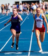 DV’s Emma Honner is a state qualifier in the 100m and 200m. She is seen here running at Elk Point on May 16. Photos by Peterman Sports Photography • stevepeterman5@gmail.com