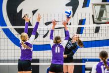 Jillyan Vande Vegte goes up for the spike and kill during the Huskies volleyball match. Photo by Peterman Sports Photography • stevepeterman5@gmail.com