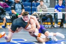 Jackson Boonstra, of DV, won against Lennox’s Grant Larson during his semifinal match for the 144 weight class. Photos by Peterman Sports Photography • stevepeterman5@gmail.com