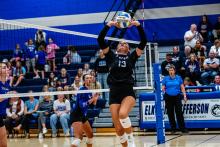 Junior setter Madie Munch sends an assist to her front line during DV’s match against EPJ. Photo by Peterman Sports Photography • stevepeterman5@gmail.com