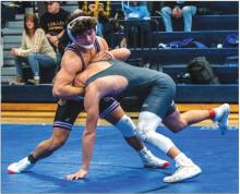 Jackson Boonstra (152) took 2nd place in the Husky Invite Dec. 17. Photo by Peterman Sports Photography • stevepeterman5@gmail.com