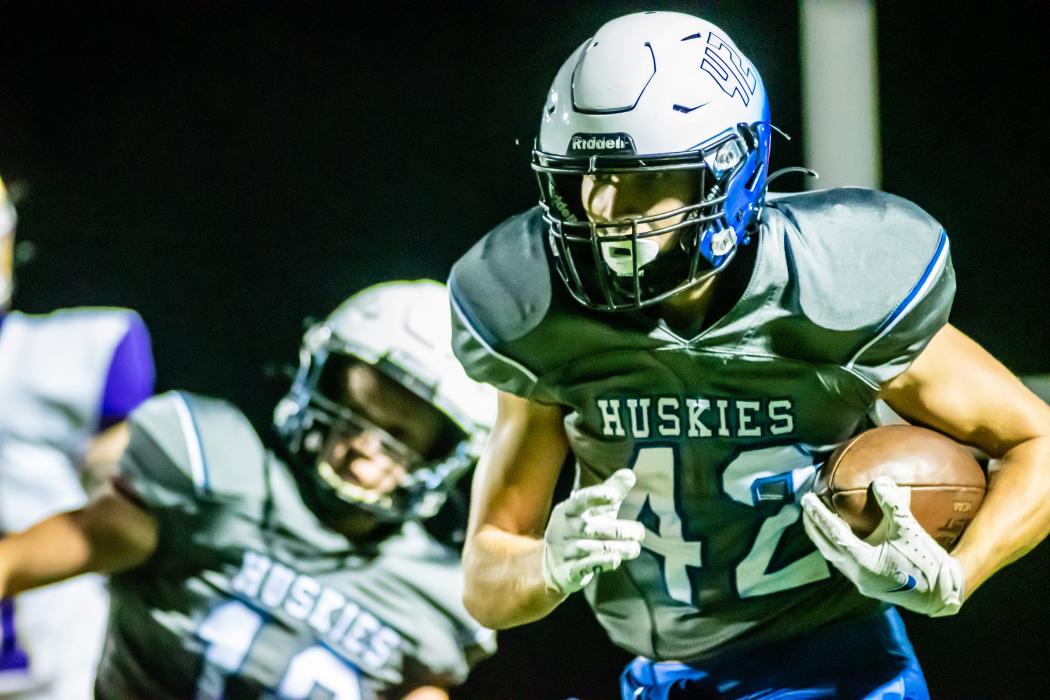 Keaton Gale threw to Ashton Fairbanks (pictured above) who caught the ball and ran it to the end zone for a 61-yard touchdown. Photo by Peterman Sports Photography stevepeterman5@gmail.com