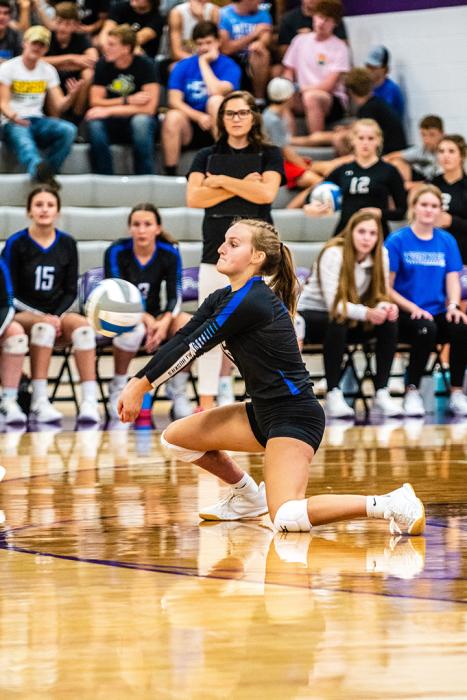 Hannah Nearman had 4 digs against Dakota Valley Sept. 1. Photo by Peterman Sports Photography • photoman@iw.net