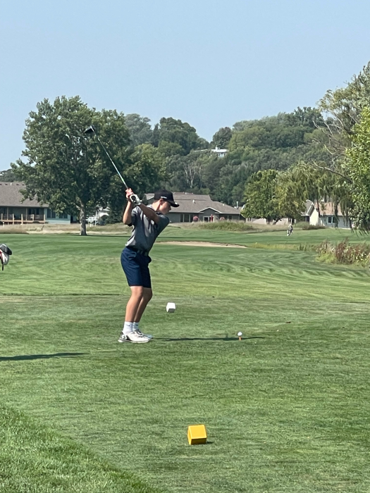 Matt deBeer led the DV golf team with a 7th place finish and score of 80. Submitted photo