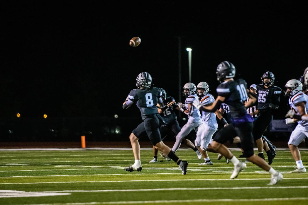 Jaxon Hennies gets a catch and has a large gain on a run. Photo by Peterman Sports Photography • stevepeterman5@gmail.com