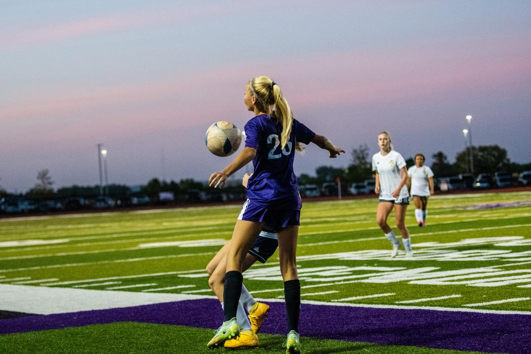 Ella Otten goes for the ball against Tea Area. She scored the Panthers’ first goal against Vermillion Sept. 29. Photo by Peterman Sports Photography • stevepeterman5@gmail.com