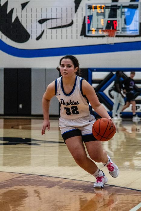 Courtney Brewer attacks the basket against Dakota Valley Feb. 2. Photo by Peterman Sports Photography stevepeterman5@gmail.com