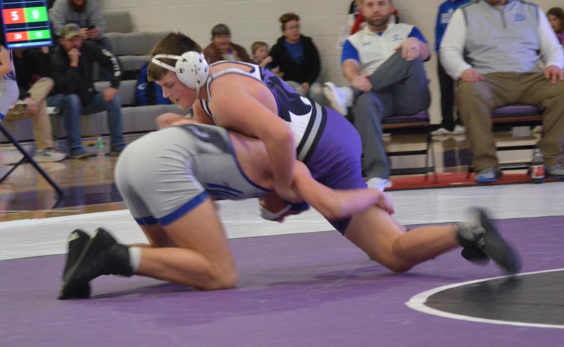 Cooper Bernard wrestles against Elk Point-Jefferson’s Mason Marx. Photo by Kelly Riibe • times2reporter@gmail.com