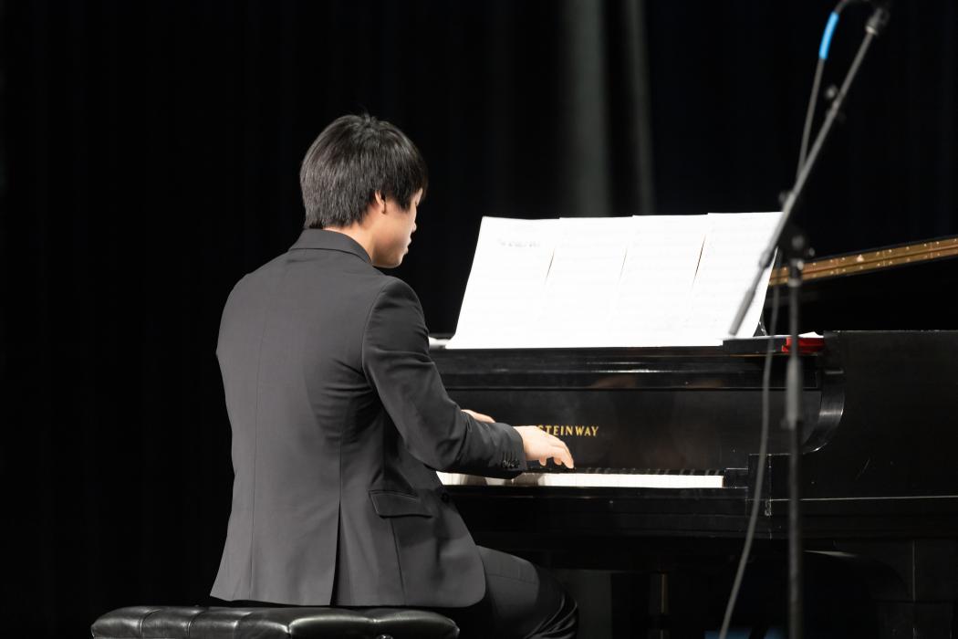 Pat Phisitkul was awarded for his outstanding solo on the piano.