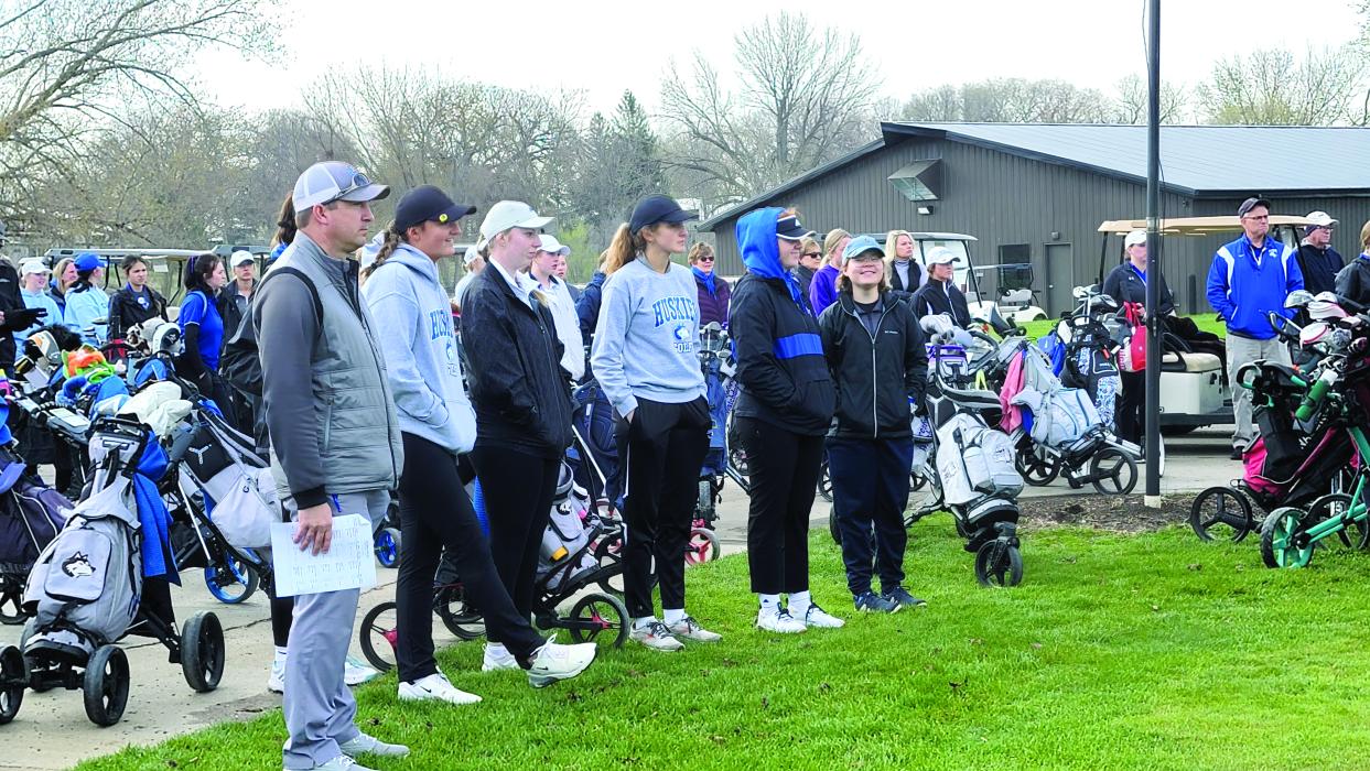 The Elk Point-Jefferson Huskies get ready to golf at the Dakota Valley Invite April 24. Submitted photo