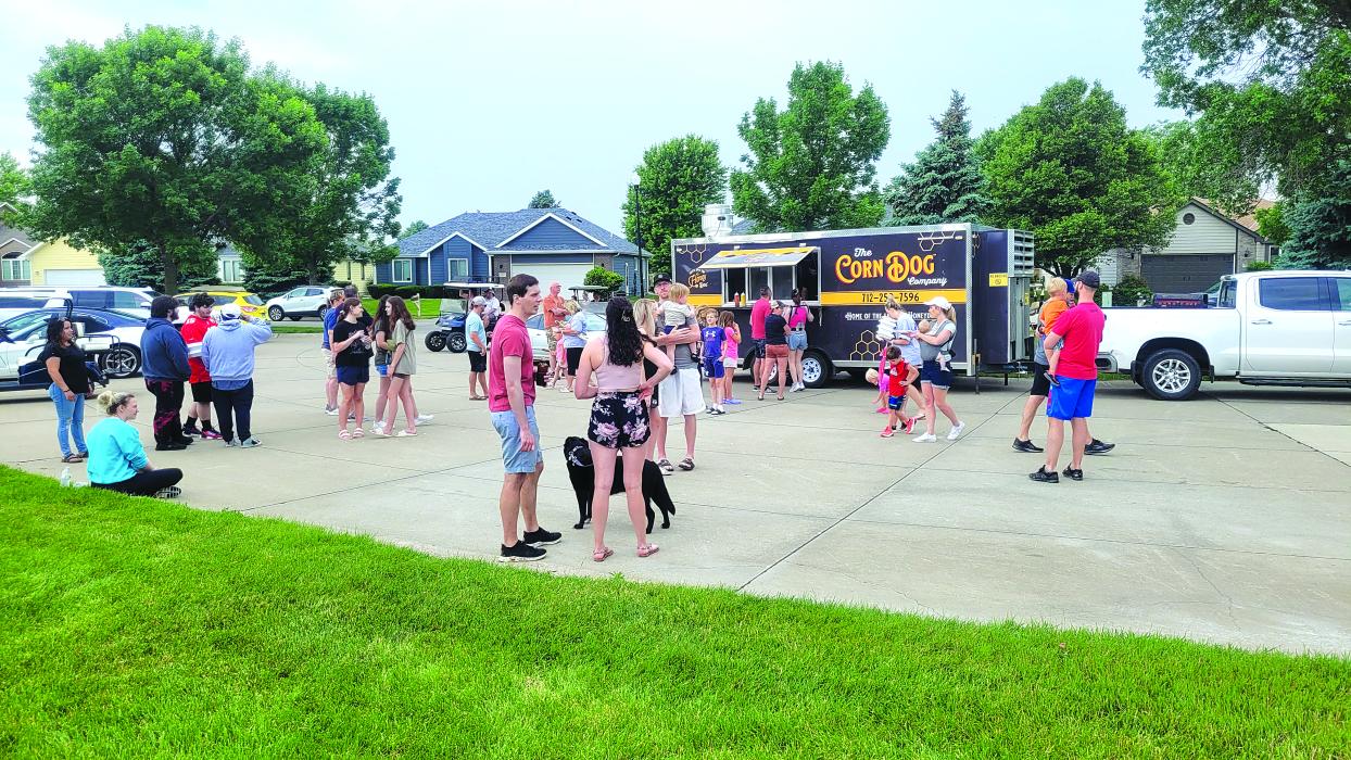 Many residents of Dakota Dunes went to the Prairie Park on Sunday, June 4 for “Food Trucks in the Park”. Photo by Kelly Riibe • times2reporter@gmail.com