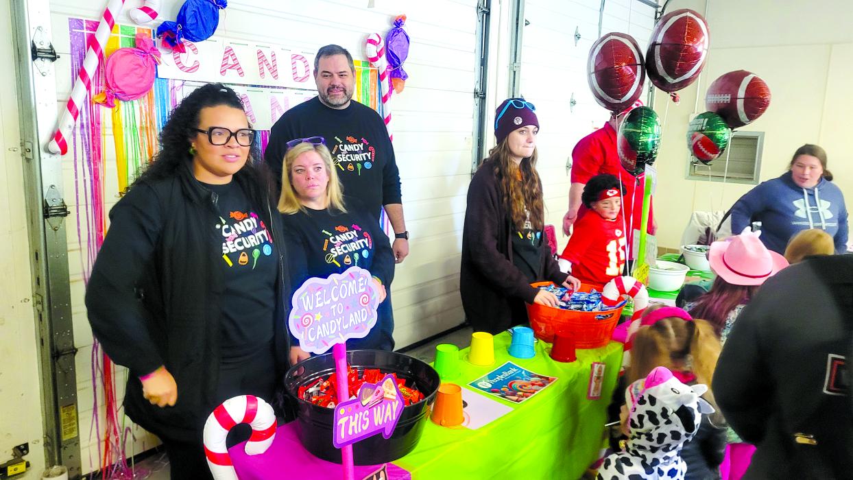 Peoples Bank had a “Candyland” station for North Sioux City’s Trunk or Treat on Oct. 29. Photo by Kelly Riibe • times2reporter@gmail.com