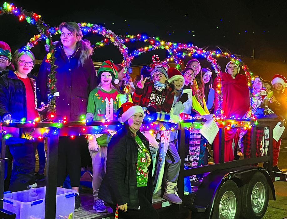 Members of the Dakota Valley High School Choir sang Christmas Carols during the Holiday Light Parade Nov. 30. See more photos on page 12. Submitted photo