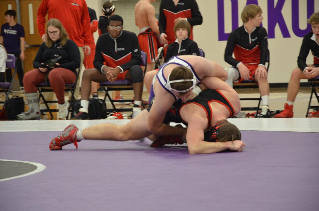Senior Noah Hede garnered two wins in Dakota Valley’s home triangular Dec. 7 with a pin over Yankton and a win by forfeit against Vermillion. Photo by Kelly Riibe • times2reporter@gmail.com