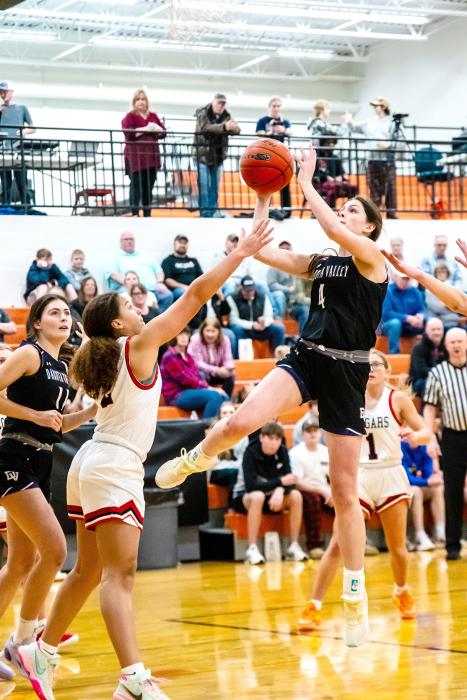 Emersen Mead flies to the basket to get 2 of her 6 points against Viborg-Hurley in Hurley on Jan. 5 Photo by Peterman Sports Photography stevepeterman5@gmail.com