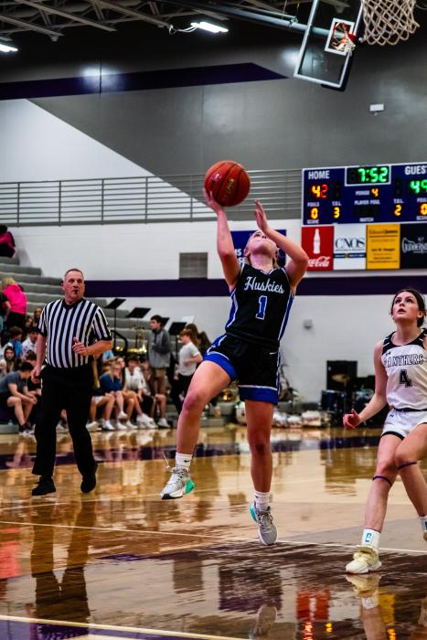 Kaitlyn Van Roekel heads to the basket on a fast break against Dakota Valley on Feb. 1. PhotobyPetermanSportsPhotography stevepeterman5@gmail.com