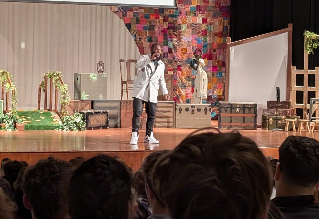 Guest speaker, retired professional football player Andre Fluellen speaks with Dakota Valley students on November 5, 2024.                                             Photo by Kelly Riibe • times2reporter@gmail.com