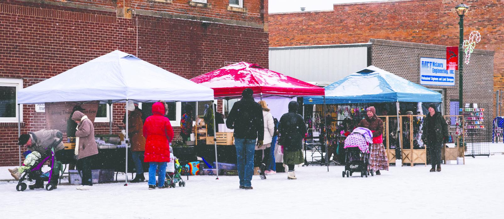 Vendors from Jefferson, Sioux City and surrounding areas were on-hand for Elk Point’s Hometown Christmas Market on Main Street. Photo by Peterman Sports Photography • stevepeterman5@gmail.com