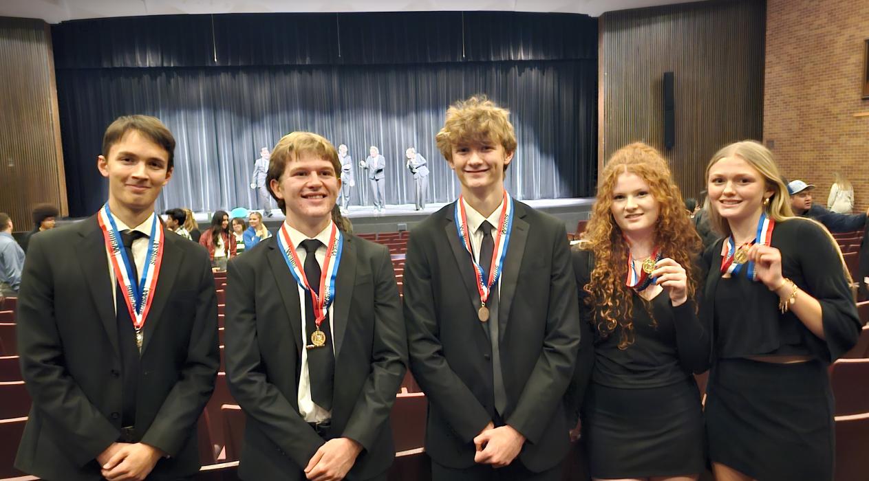 Five Elk Point‑Jefferson Huskies represented the school at the 2025 State Oral Interpretation Festival in Watertown, S.D., on Dec. 5‑6. From left: Carter Heckathorn, Austin Clercx, Jaxon Vande Vegte, Lexi McDermott and Stella Bonnema. Submitted photo