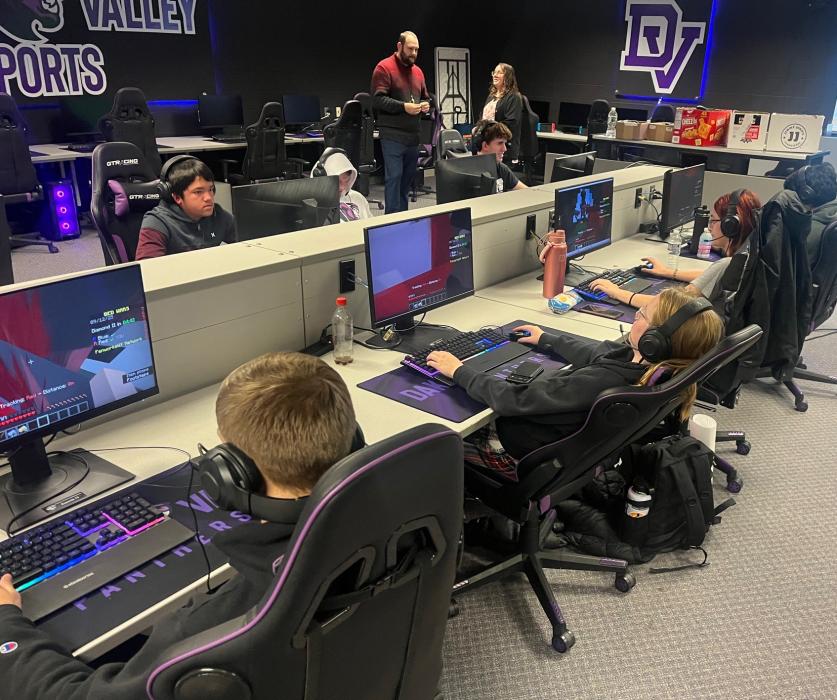 Dakota Valley’s Minecraft team competes during the 2025/26 season. Back row, from left: Gavin Thieman, Jamison Kimbell and Ethan Kimsey. Front row, from left: Garrett Hanson, Olivia Lind‑sey, Koda Jaydence Jorgensen and Ben Patino. Submitted photos