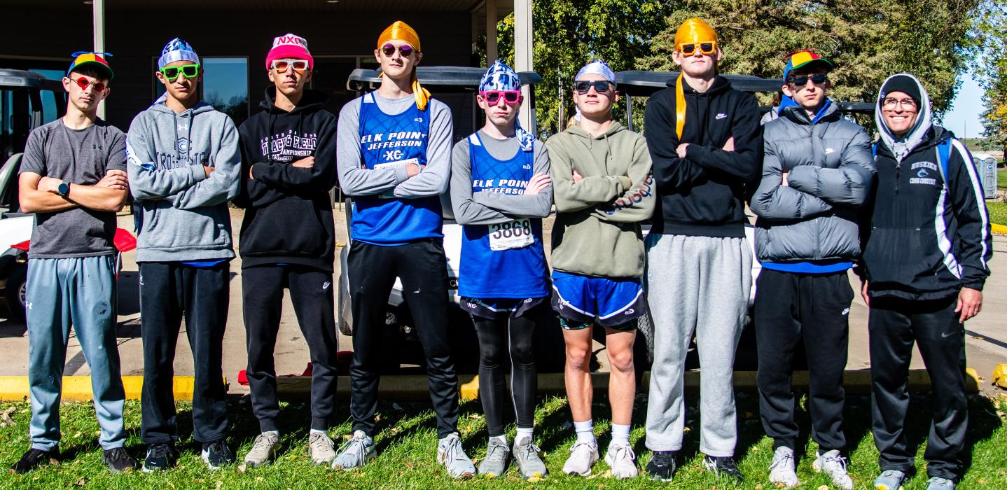 Coach Jeff Neuharth, far right, stands with members of the Elk Point-Jefferson boys cross country team following the Region 3A meet Oct. 16 in Lennox. The Huskies’ regional varsity lineup included Jack LaFerrier, Beckett Fennel, Maxwell Leuenhagen, Jaxon Vande Vegte, Gabe Edminson and Noah Buhian. EPJ placed third as a team and qualified for the Class A state meet. See story on Page 6. Photo by Peterman Sports Photography • stevepeterman5@gmail.com