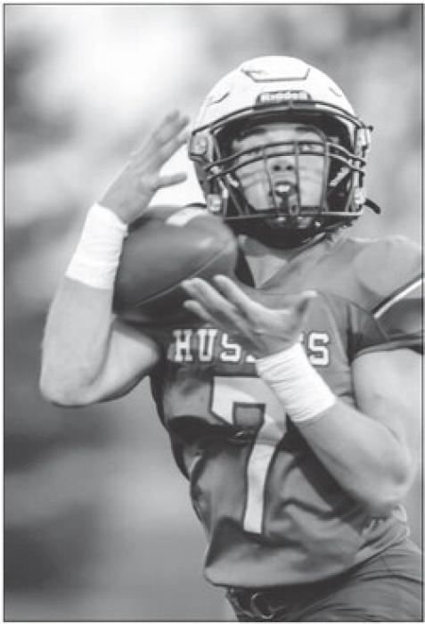 Noah McDermott (not pictured) connected with Hunter Geary for a 30-yard touchdown pass. Photo by Peterman Sports Photography stevepeterman5@gmail.com