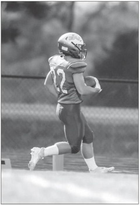 Lucas Hueser had 2 rushing touchdowns against RCC Oct. 20. Photo by Peterman Sports Photography stevepeterman5@gmail.com