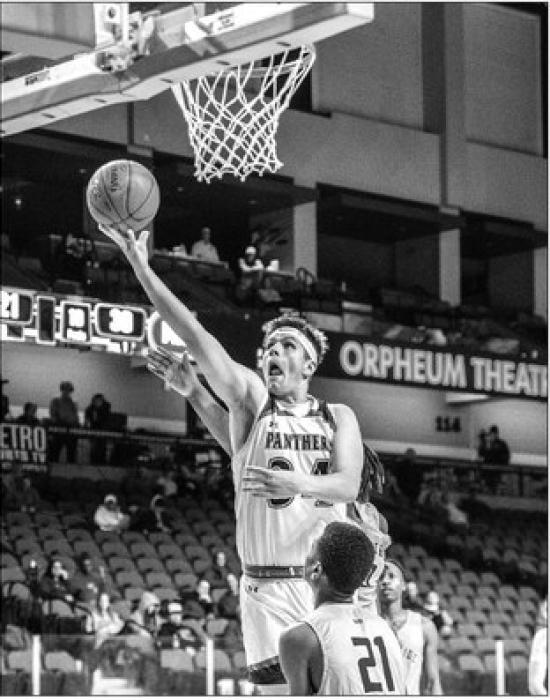 Jaxson“Tish”Wingert had 17 points against North Community, MN. Photo by Peterman Sports Photography • stevepeterman5@gmail.com