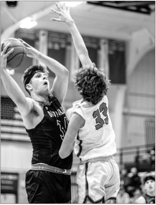 Jaxson Wingert, pictured playing against Vermillion, scored in double digits in the last three games. Photo by Peterman Sports Photography • stevepeterman5@gmail.com