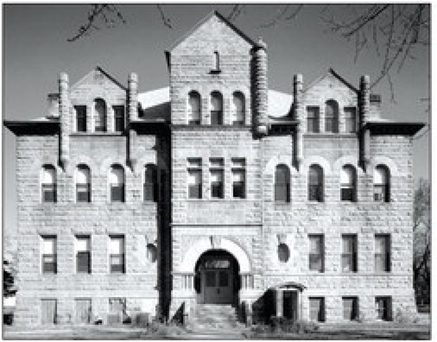 The old Union County Courthouse was torn down in 1977. Submitted photo